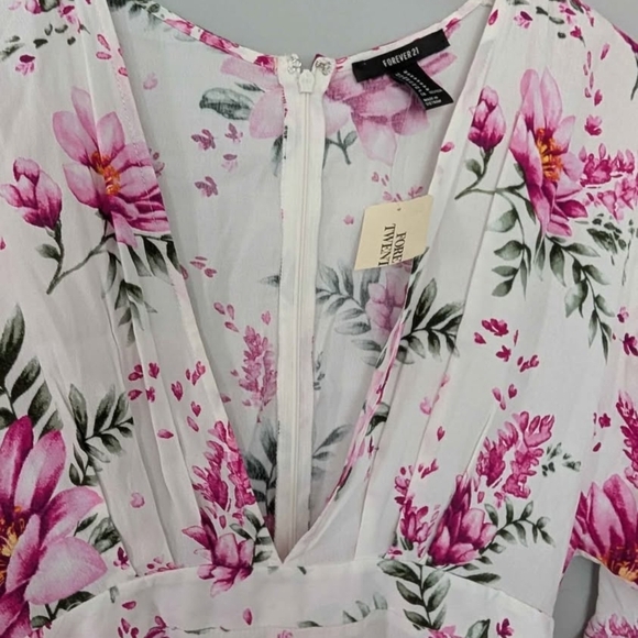 2/$20 BNWT Forever 21 Floral Print Mini Dress with Pink and Green Accents Medium - Picture 6 of 10